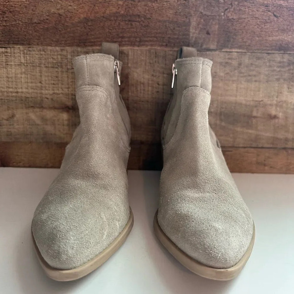 Dolce Vita Able Booties - Concrete Grey Suede - Picture 6 of 9